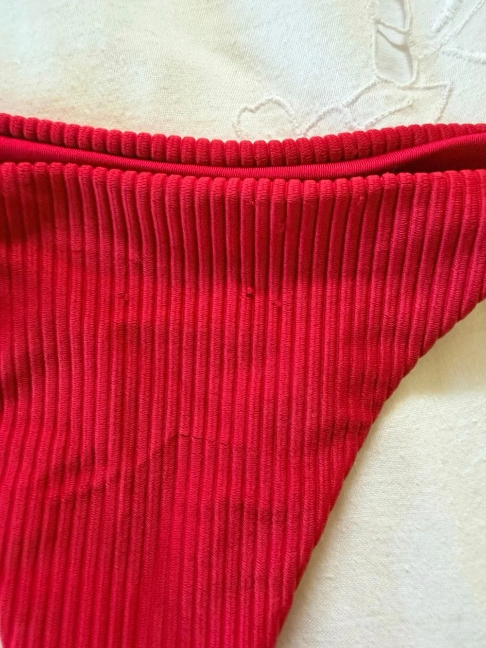 Frankies Bikinis bright red